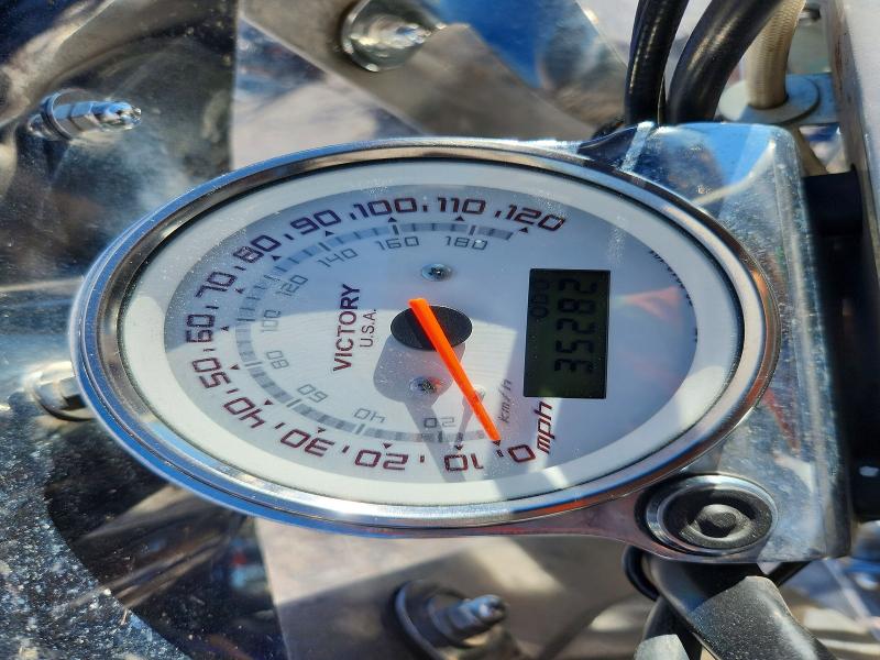 2009 Victory motorcycles Kingpin VIN 5VPCD26D393004449 COPART salvage auction — SIDE, Wi - Junked Vehicle Bill Of Sale, sold $525 on 2026-07-13 (photo 7)