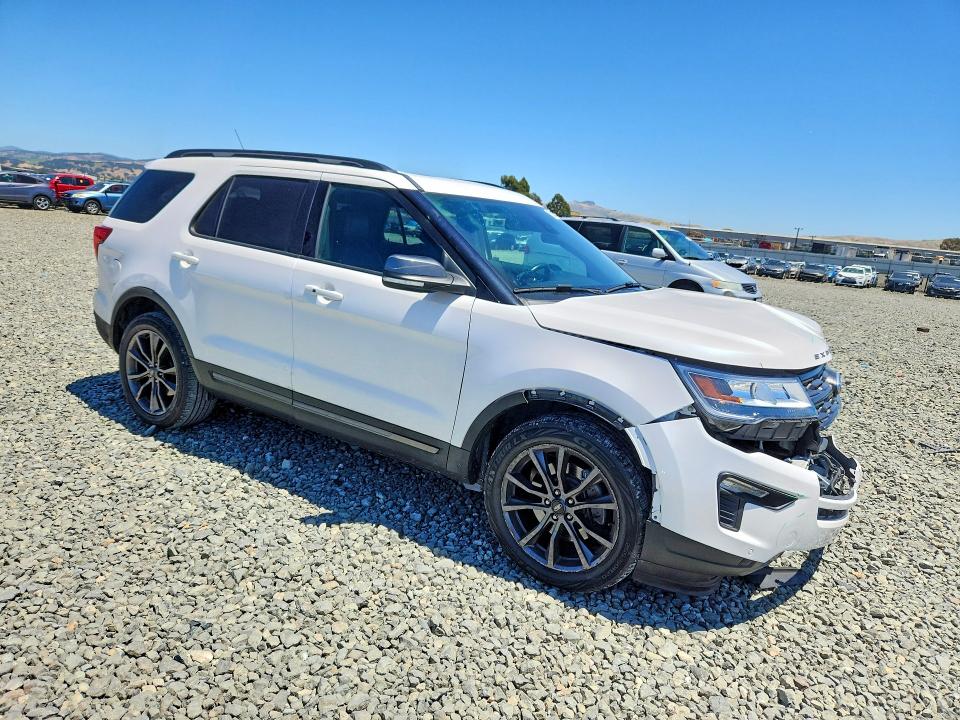 2018 Ford Explorer VIN 1FM5K8D80JGA43210 COPART salvage auction — FRONT END, Salvage Title, sold $3,200 on 2026-07-30 (photo 4)