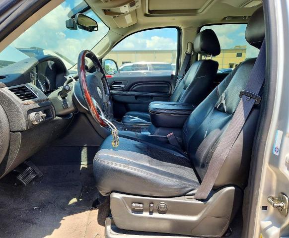 2011 Cadillac Escalade VIN 1GYS4BEF8BR139002 COPART salvage auction — NORMAL WEAR, Tx - Certificate Of Title, sold $1,100 on 2026-07-02 (photo 7)