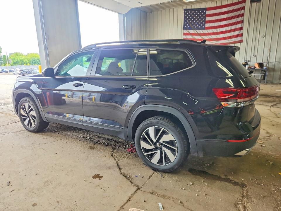 2026 Volkswagen Atlas VIN 1V2WN2CA0TC529302 COPART salvage auction — MINOR DENT/SCRATCHES, Fl - Cert Of Title Slvg Rebuildable, sold $22,500 on 2026-07-20 (photo 2)