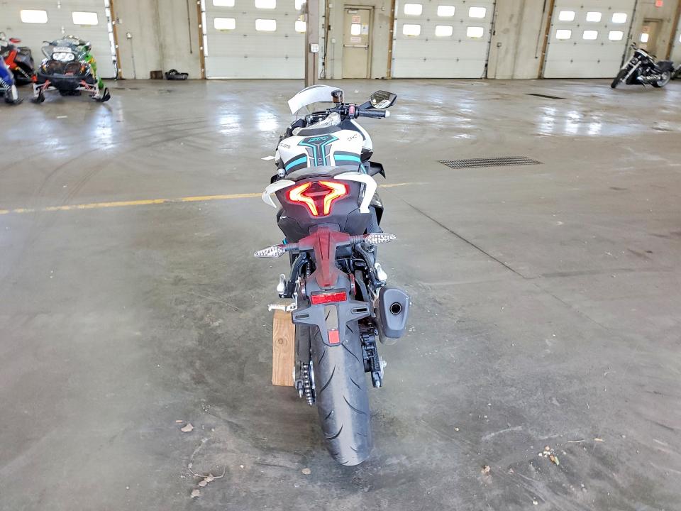 2023 Cf moto 450ss VIN LCEPESLAXP6004032 COPART salvage auction — SIDE, MN - CERT OF TITLE-SALVAGE, sold $1,600 on 2026-07-09 (photo 4)
