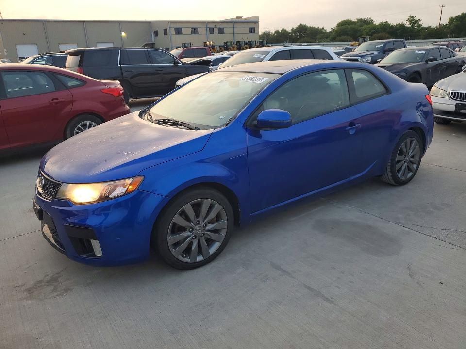 2013 Kia Forte VIN KNAFW6A38D5677002 COPART salvage auction — MINOR DENT/SCRATCHES, Tx - Certificate Of Title, sold $975 on 2026-07-13 (photo 1)