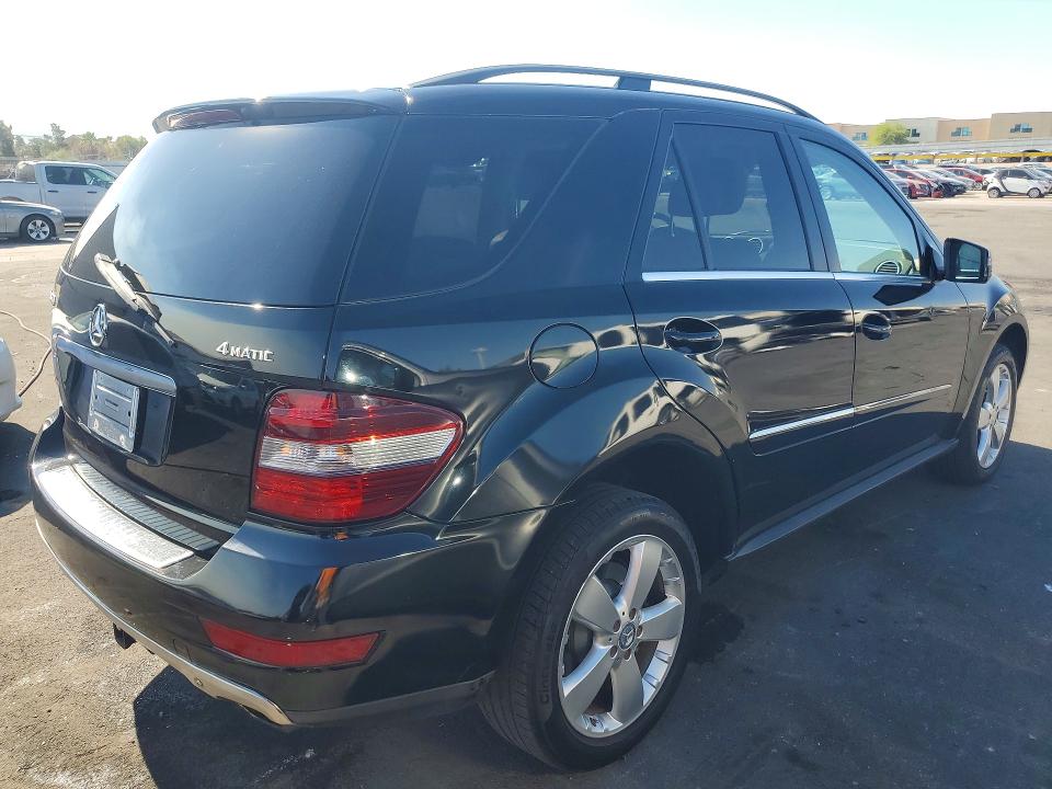 2011 Mercedes-benz Ml-class VIN 4JGBB8GBXBA687750 COPART salvage auction — MINOR DENT/SCRATCHES, Fl - Certificate Of Title, sold $1,550 on 2026-08-03 (photo 3)
