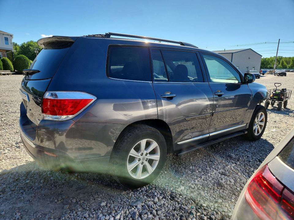 2013 Toyota Highlander VIN 5TDBK3EH8DS197361 COPART salvage auction — FRONT END, Ma - Cert Of Title-Reconstrctd Coll, sold $4,050 on 2026-07-27 (photo 3)