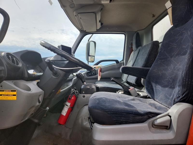 2019 Hino 195dr VIN JHHSDM2H2KK009231 COPART salvage auction — NORMAL WEAR, CT, sold $0 on 2026-09-18 (photo 7)
