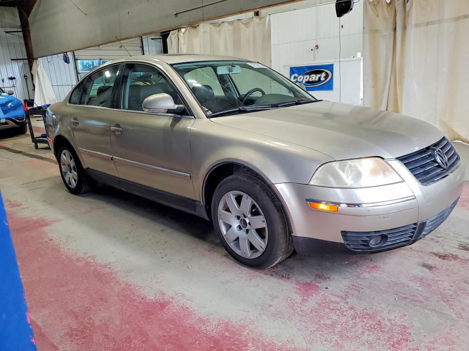 2005 Volkswagen Passat VIN WVWAD63BX5E053050 COPART salvage auction — SIDE, PA - CERT OF SALV-R=RECONSTRUCTED, sold $300 on 2026-08-10 (photo 4)
