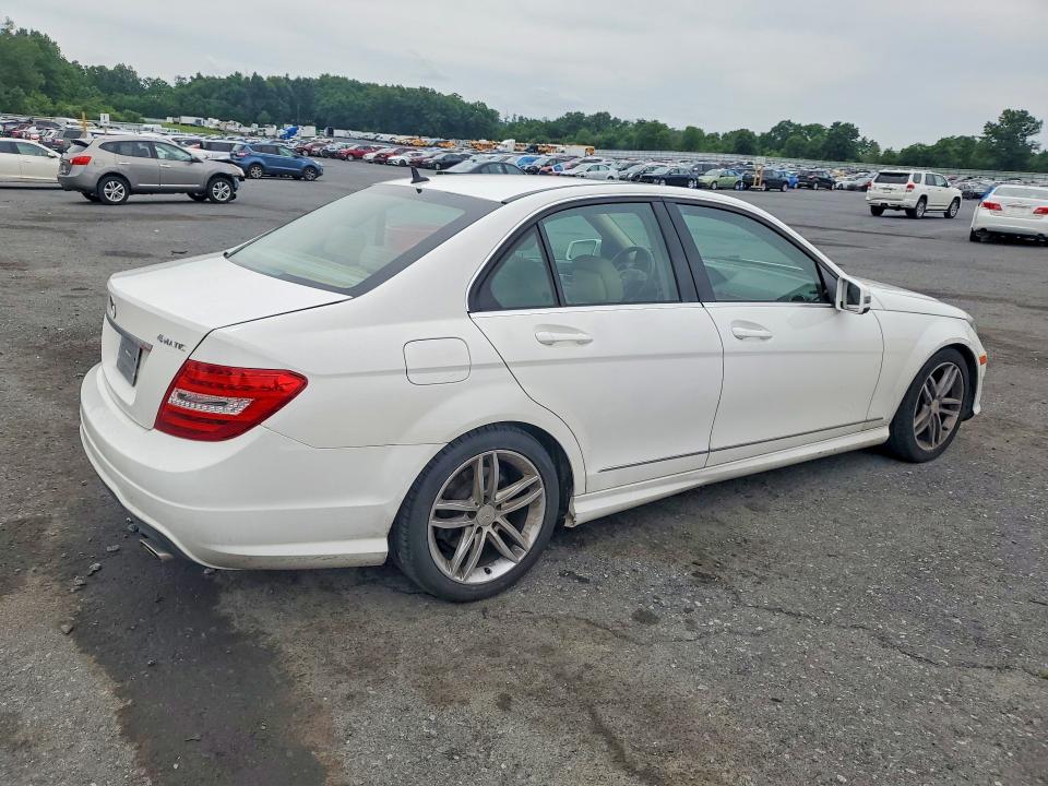 2014 Mercedes-benz VIN WDDGF8AB9EA934323 COPART salvage auction — WATER/FLOOD, Pa - Cert Of Salvage-W=Flood Veh, sold $1,100 on 2026-07-14 (photo 3)
