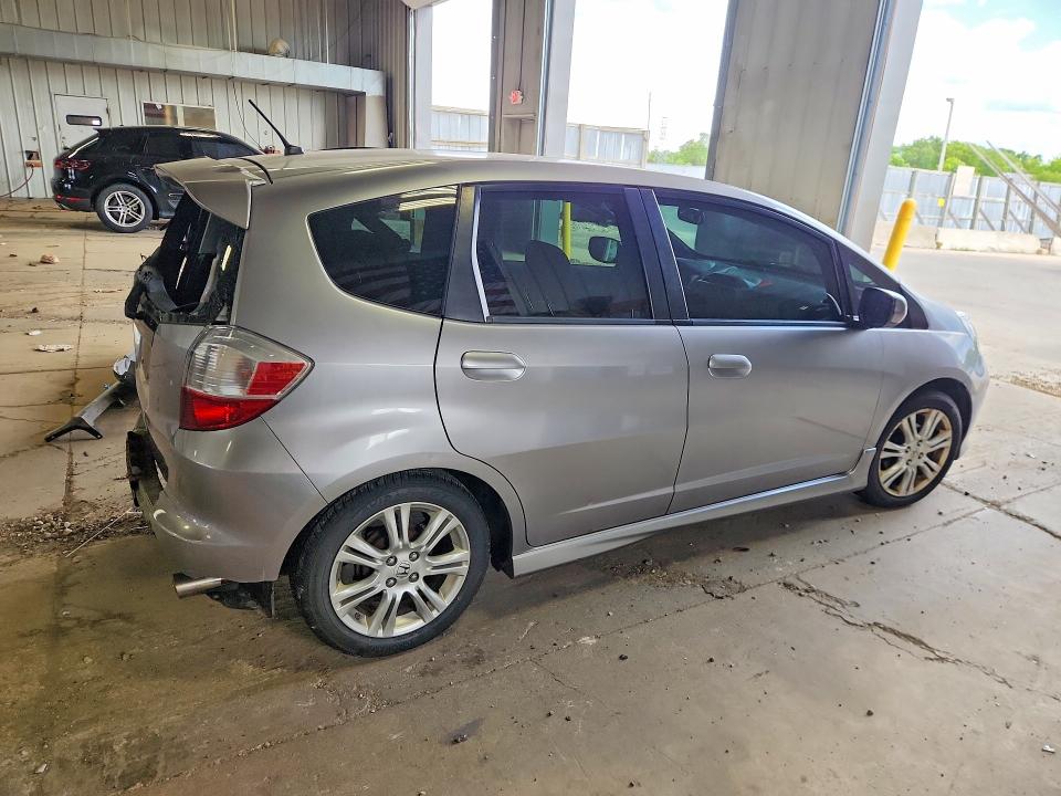 2009 Honda Fit VIN JHMGE88419C003814 COPART salvage auction — REAR END, WI - JUNKED VEHICLE BILL OF SALE, sold $275 on 2026-07-20 (photo 3)