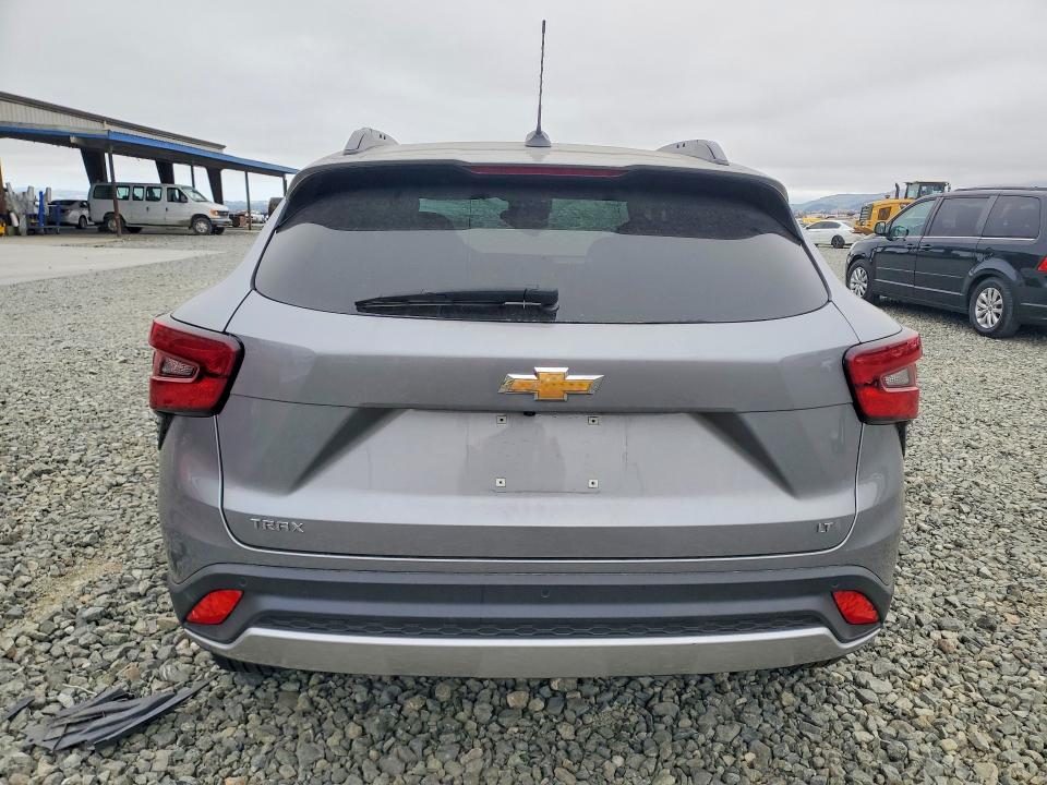 2025 Chevrolet Trax VIN KL77LHEP3SC137295 COPART salvage auction — FRONT END, CA - SALVAGE CERTIFICATE, sold $3,000 on 2026-07-30 (photo 6)