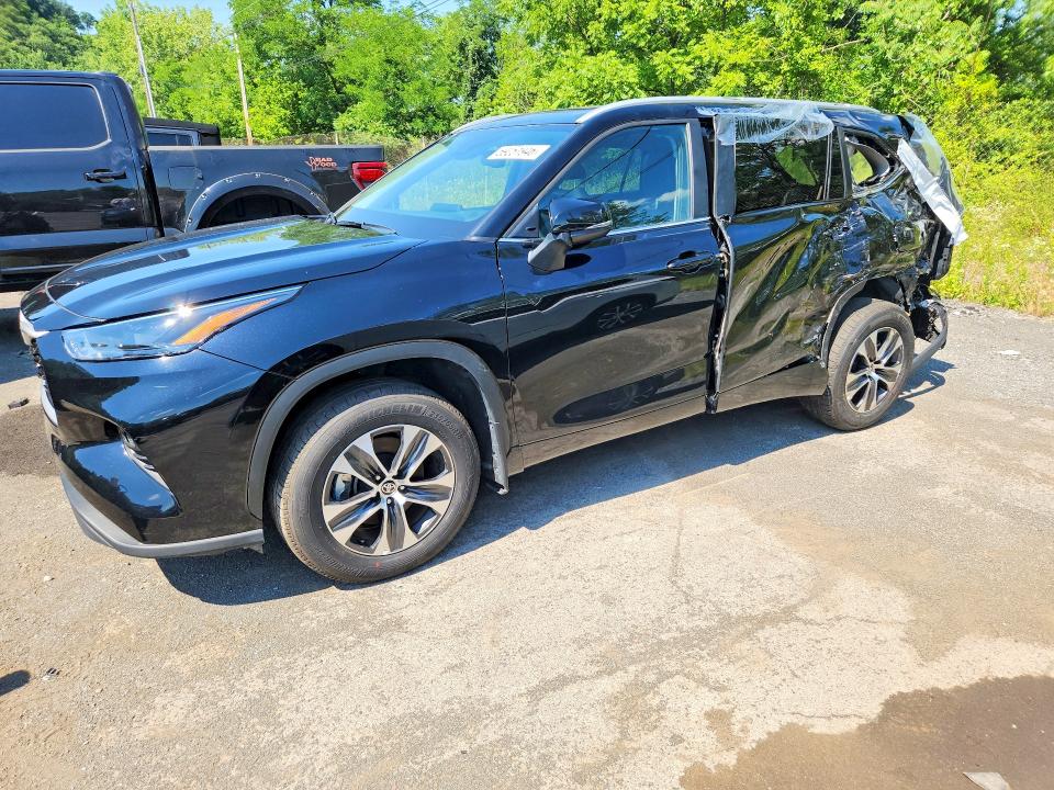2026 Toyota Highlander VIN 5TDKDRBH5TS604200 COPART salvage auction — REAR END, Nj - Cert Of Title-Salvage, sold $17,300 on 2026-07-30 (photo 1)