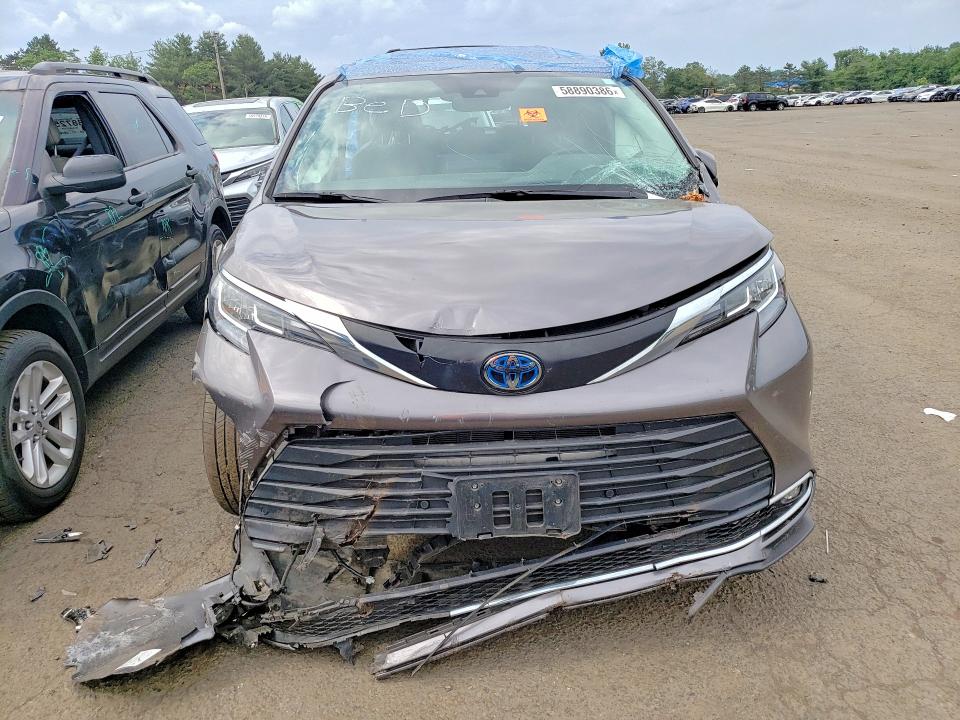 2021 Toyota Sienna VIN 5TDYSKFC1MS029908 COPART salvage auction — ROLLOVER, Ct - Certificate Of Title, sold $6,700 on 2026-07-09 (photo 5)
