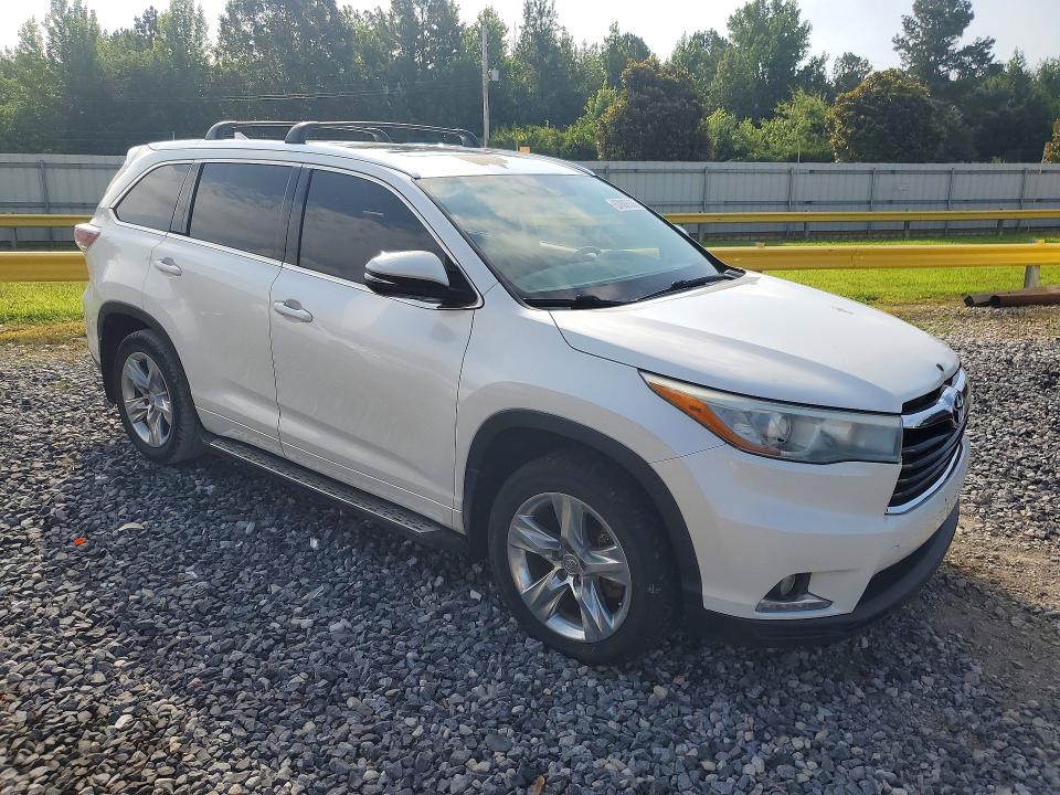 2015 Toyota Highlander VIN 5TDYKRFH9FS066955 COPART salvage auction — MINOR DENT/SCRATCHES, Va - Certificate Of Title, sold $10,800 on 2026-07-30 (photo 4)