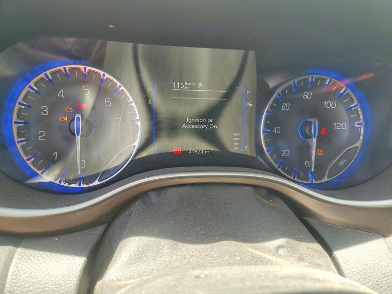 2022 Chrysler Voyager VIN 2C4RC1CGXNR204931 COPART salvage auction — UNDERCARRIAGE, CA - SALVAGE CERTIFICATE, sold $2,400 on 2026-08-31 (photo 9)