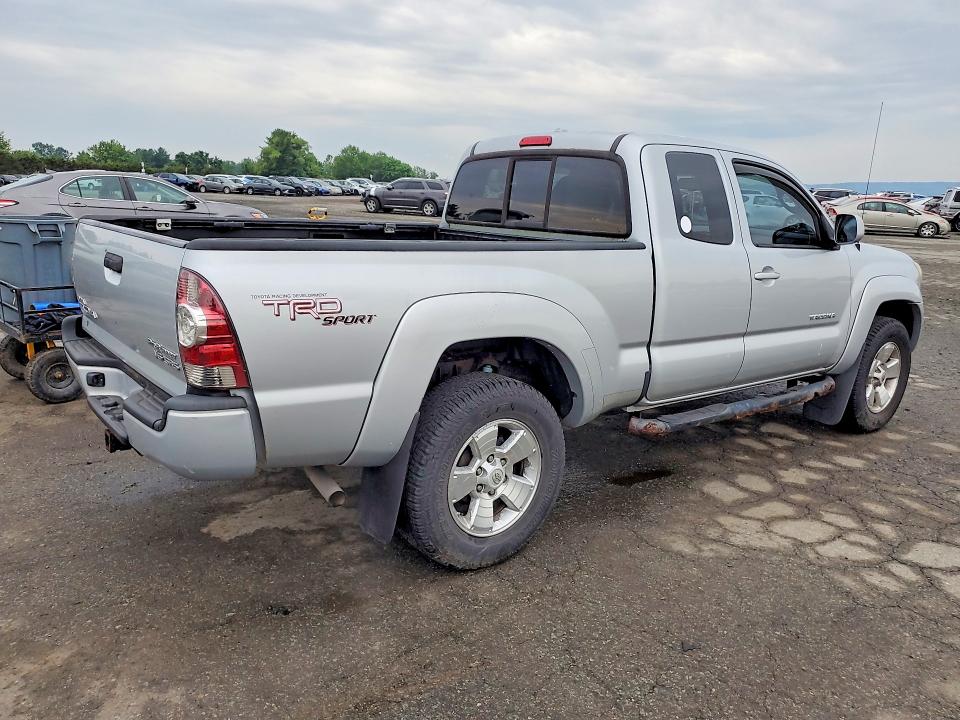 2010 Toyota Tacoma VIN 5TETU4GN1AZ676744 COPART salvage auction — UNDERCARRIAGE, PA - CERT OF TITLE, sold $625 on 2026-07-21 (photo 3)