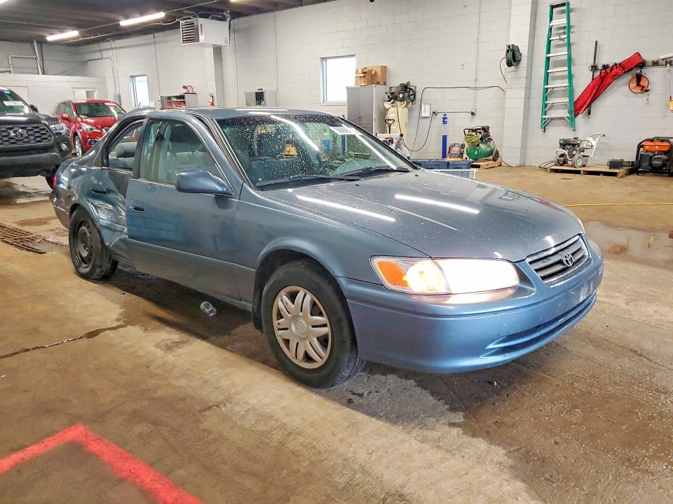 2000 Toyota Camry VIN JT2BG22K5Y0522528 COPART salvage auction — SIDE, IA - CERT OF TITLE-SALVAGE TITLE, sold $80 on 2026-07-29 (photo 4)