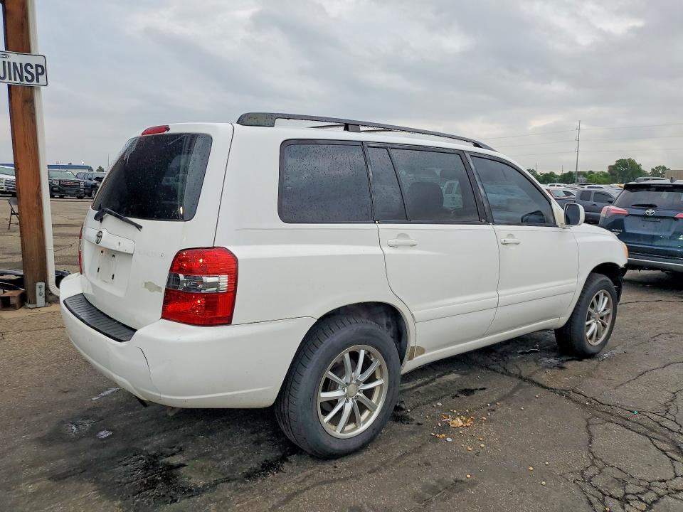 2004 Toyota Highlander VIN JTEEP21A840066267 COPART salvage auction — FRONT END, Co - Dis/Dlr/Exp Only Clean Title, sold $800 on 2026-07-28 (photo 3)
