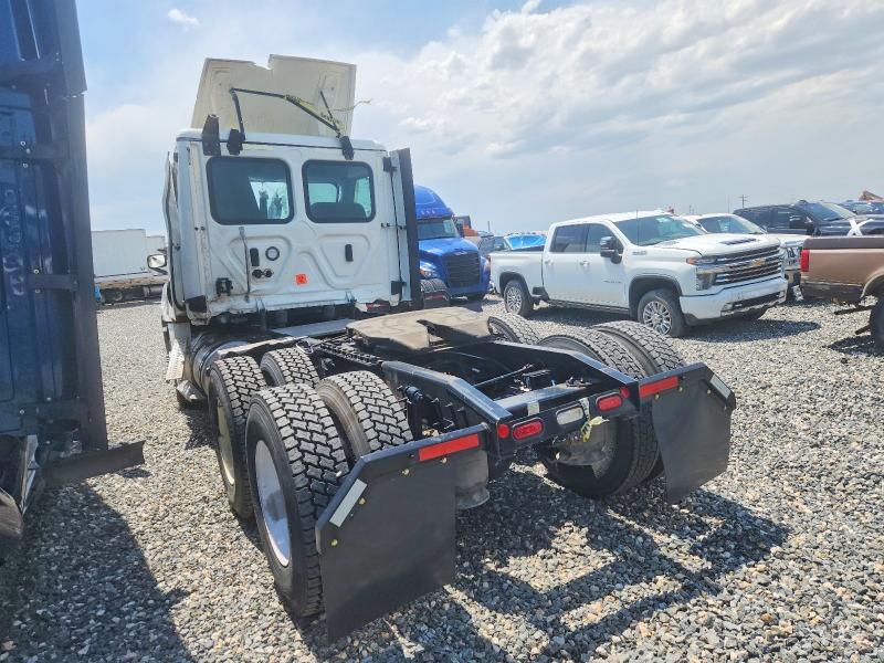 2022 Freightliner Cascadia 126 VIN 3AKJHLDV3NSNF2689 COPART salvage auction — ROLLOVER, AZ - CERT OF TITLE - SALVAGE, sold $5,700 on 2026-08-14 (photo 3)
