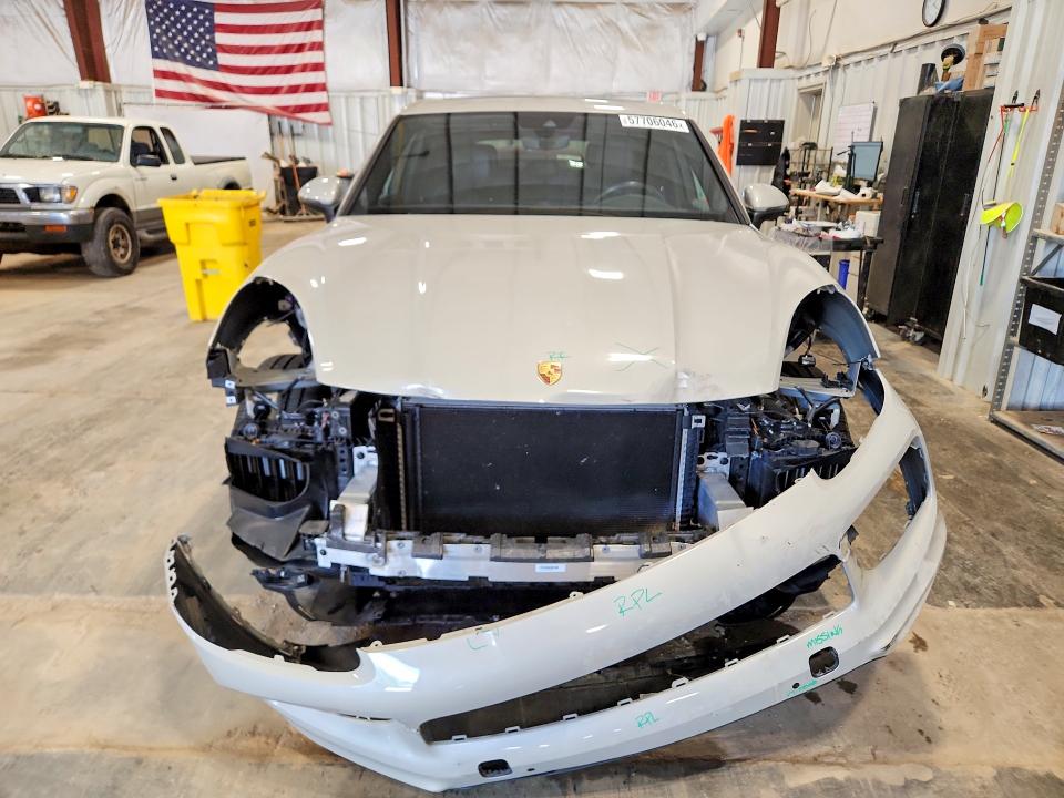2020 Porsche Cayenne VIN WP1AA2AY9LDA06554 COPART salvage auction — FRONT END, Wi - Cert Of Title-Claim Paid, sold $18,200 on 2026-08-12 (photo 5)