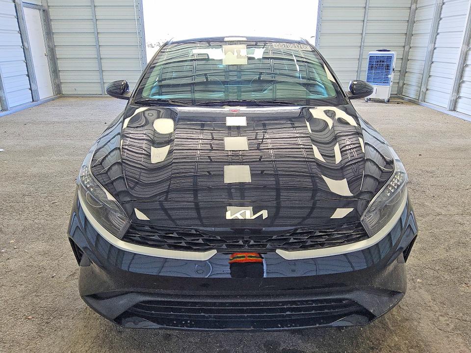 2023 Kia Forte VIN 3KPF24AD0PE622063 COPART salvage auction — MINOR DENT/SCRATCHES, FL - CERTIFICATE OF TITLE, sold $11,300 on 2026-07-07 (photo 5)