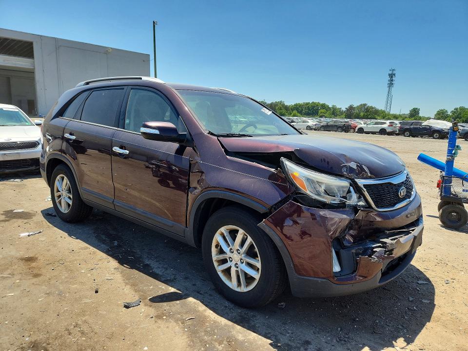 2014 Kia Sorento VIN 5XYKT3A65EG495897 COPART salvage auction — FRONT END, VA - CERT OF TITLE - SALVAGE, sold $600 on 2026-07-29 (photo 4)