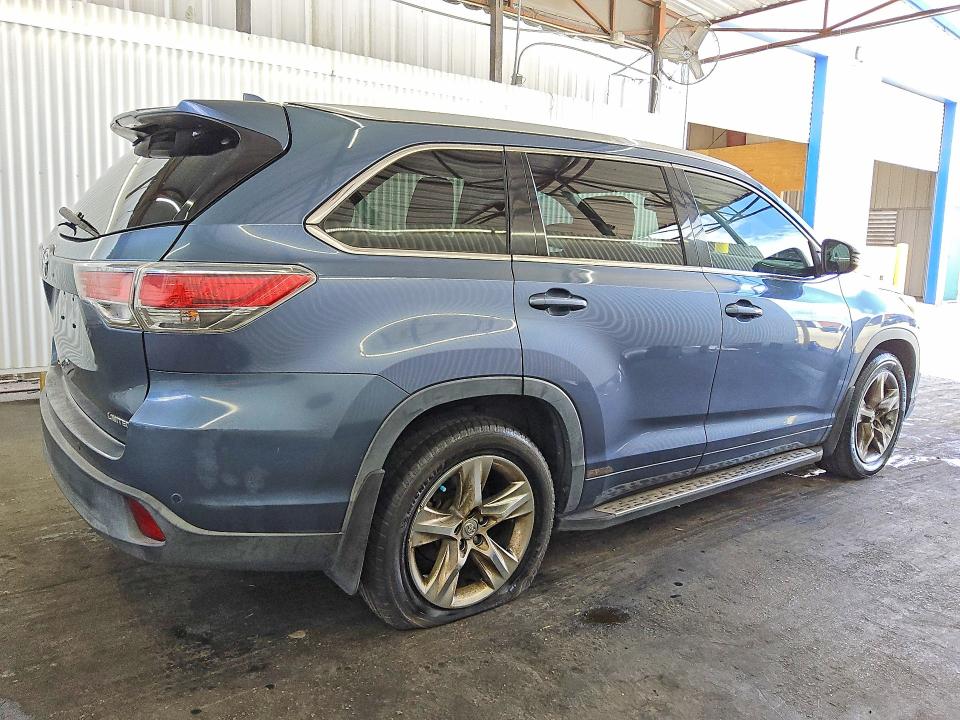 2014 Toyota Highlander VIN 5TDYKRFH4ES032727 COPART salvage auction — MINOR DENT/SCRATCHES, FL - CERTIFICATE OF TITLE, sold $7,750 on 2026-07-11 (photo 3)
