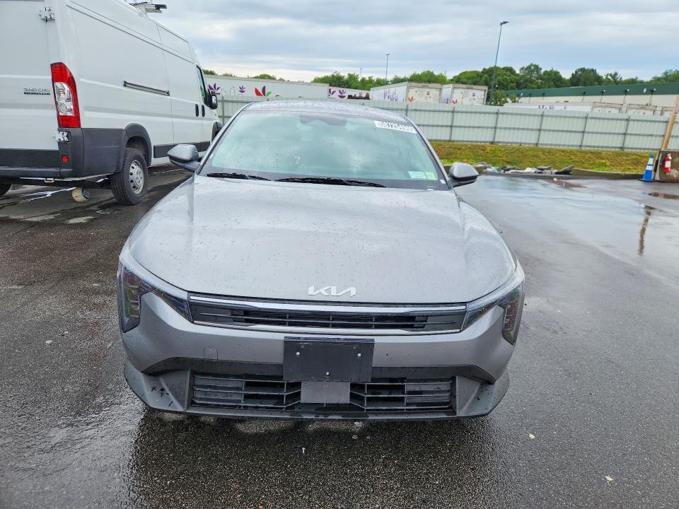 2026 Kia K4 VIN 3KPFT4DE8TE311508 COPART salvage auction — REAR END, VA - CERT OF TITLE - SALVAGE, sold $7,400 on 2026-07-27 (photo 5)