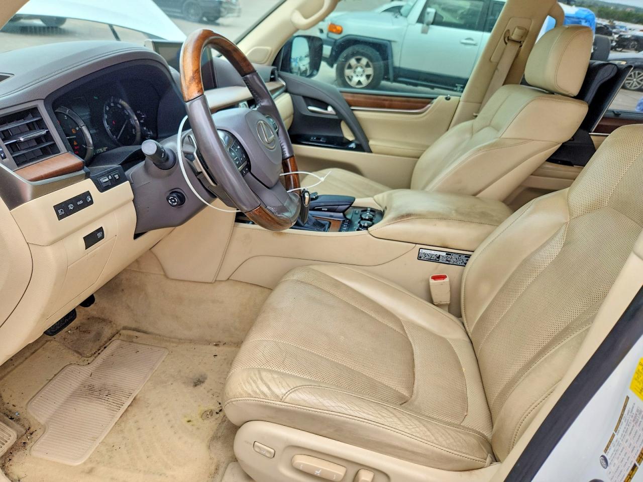 2017 Lexus LX 570 VIN JTJHY7AX4H4231730 COPART salvage auction — Front End, TX - SALVAGE VEHICLE TITLE, sold $31,750 on 2026-08-06 (photo 7)