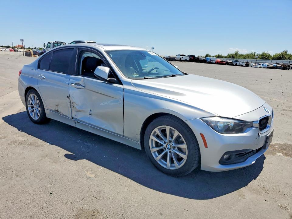 2017 BMW 3er VIN WBA8E1G56HNU14875 COPART salvage auction — SIDE, Ca - Salvage Certificate, sold $2,250 on 2026-07-20 (photo 4)