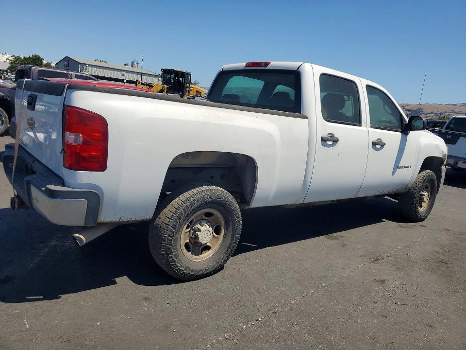 2007 Chevrolet Silverado 2500 VIN 1GCHC23K47F525203 COPART salvage auction — FRONT END, CA - DIS/DLR/EXP APP FOR DUP CLEAN, sold $650 on 2026-07-02 (photo 3)