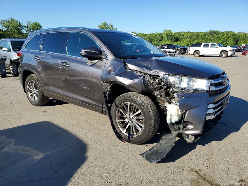 2017 Toyota Highlander VIN 5TDJZRFH2HS387476 COPART salvage auction — FRONT END, NY - MV-907A SALVAGE CERTIFICATE, sold $9,600 on 2026-07-14 (photo 4)