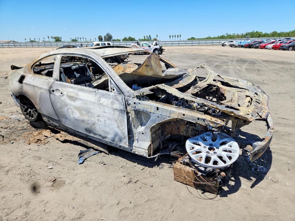 2007 BMW 3 series VIN WBAWV13557PK48672 COPART salvage auction — BURN, Ca - Non-Repairable Vehicle Cert, sold $60 on 2026-07-13 (photo 4)