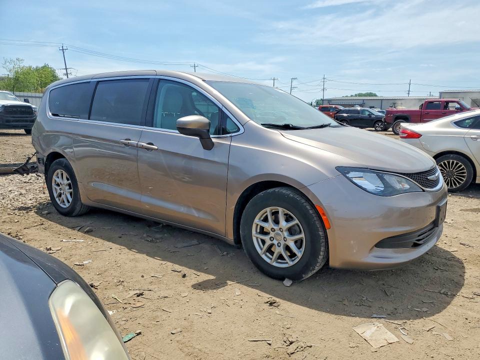 2017 Chrysler Pacifica VIN 2C4RC1DG1HR535836 COPART salvage auction — REAR END, Ia - Cert Of Title-Salvage Title, sold $2,000 on 2026-07-24 (photo 4)
