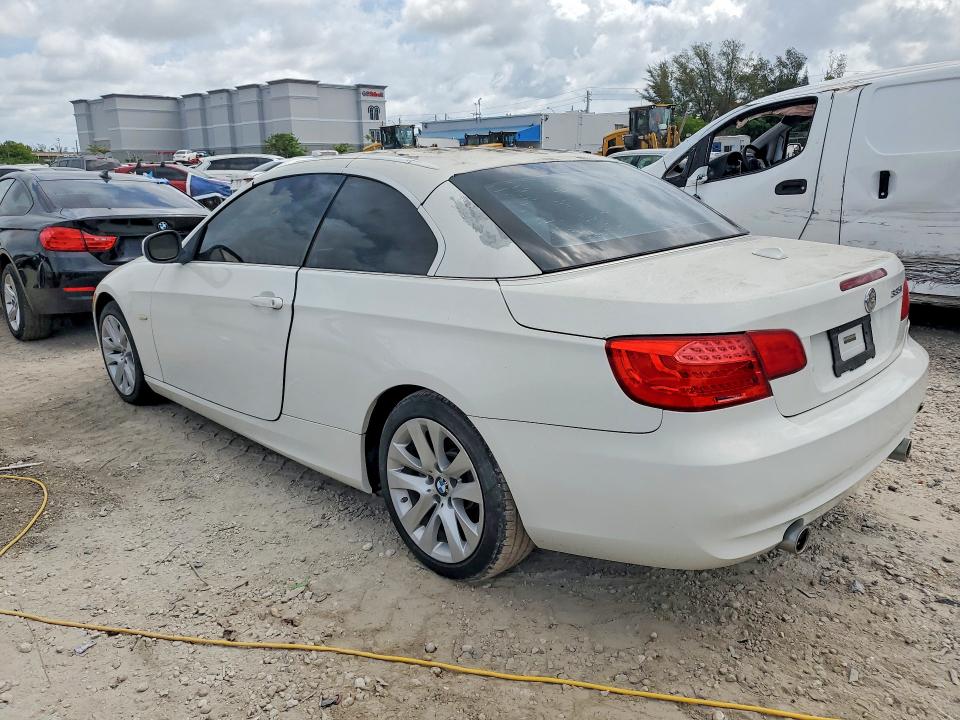 2011 BMW 3 series VIN WBADX7C50BE261001 COPART salvage auction — MINOR DENT/SCRATCHES, Fl - Certificate Of Title (P), sold $1,450 on 2026-07-31 (photo 2)