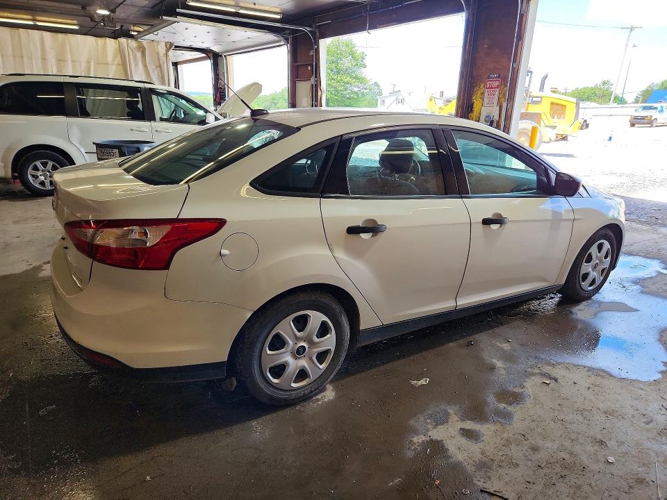 2014 Ford Focus VIN 1FADP3E24EL354222 COPART salvage auction — FRONT END, PA - CERTIFICATE OF SALVAGE, sold $525 on 2026-07-02 (photo 3)
