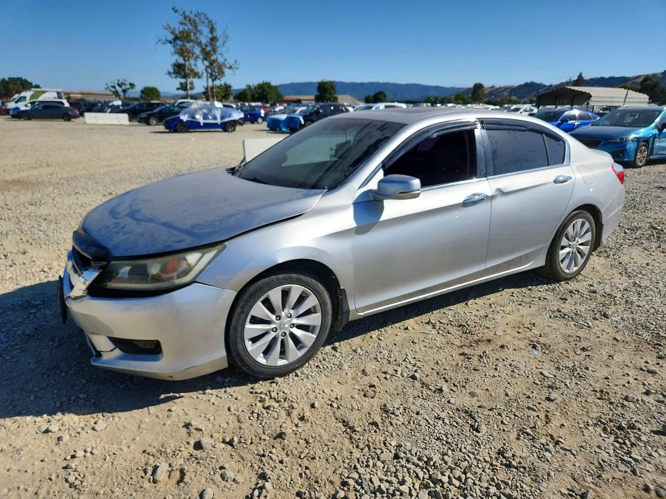 2015 Honda Accord VIN 1HGCR2F86FA155295 COPART salvage auction — FRONT END, Ca - Salvage Certificate, sold $1,600 on 2026-07-09 (photo 1)