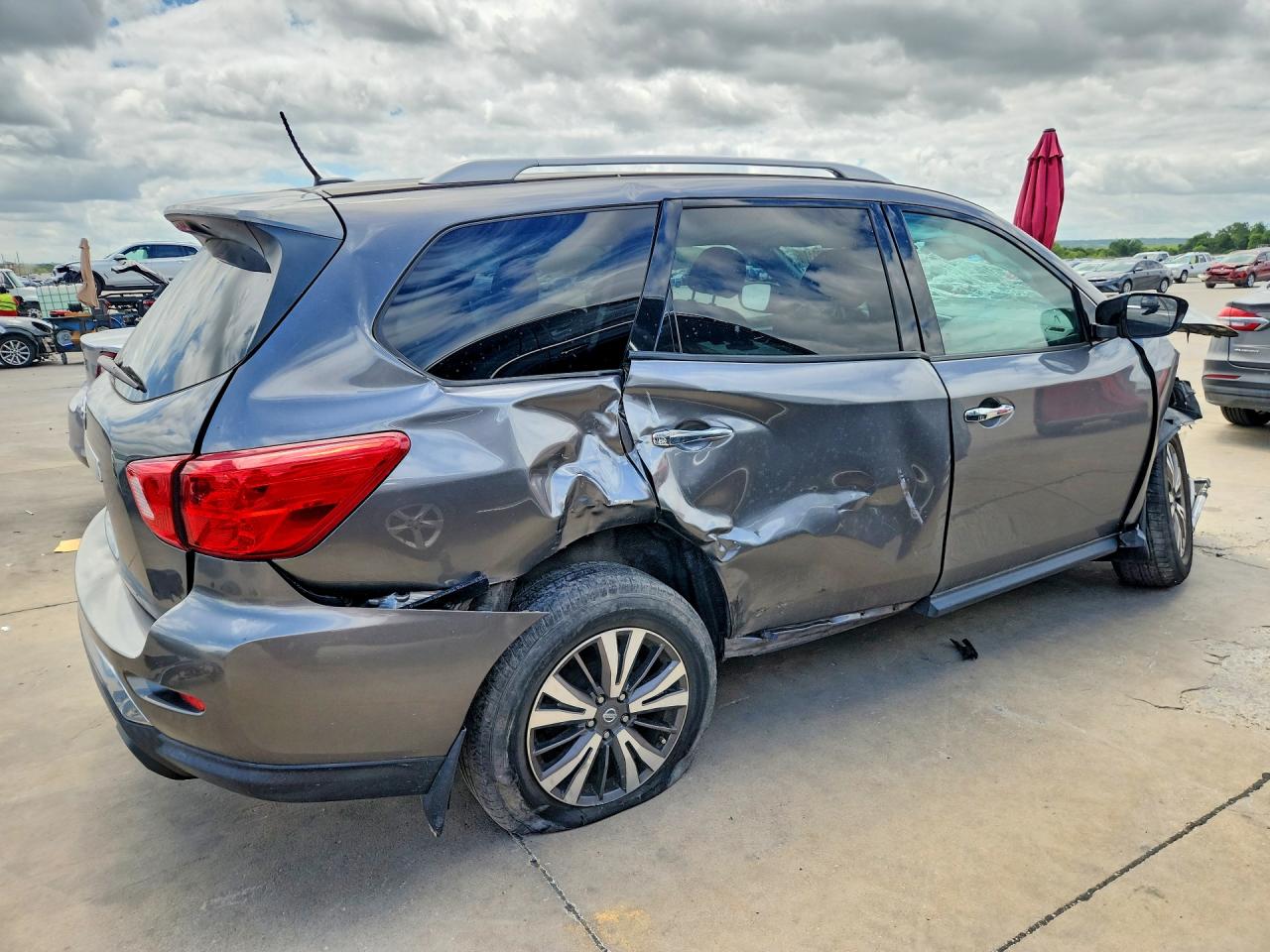 2017 Nissan Pathfinder VIN 5N1DR2MN3HC900468 COPART salvage auction — Front End, TX - SALVAGE VEHICLE TITLE, sold $625 on 2026-07-02 (photo 3)