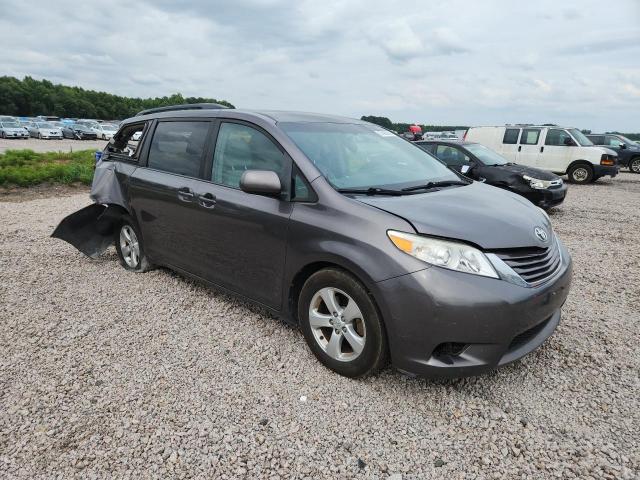 2015 Toyota Sienna VIN 5TDKK3DC9FS622174 COPART salvage auction — REAR END, Nc - Salvage Certificate Of Title, sold $1,200 on 2026-07-14 (photo 4)