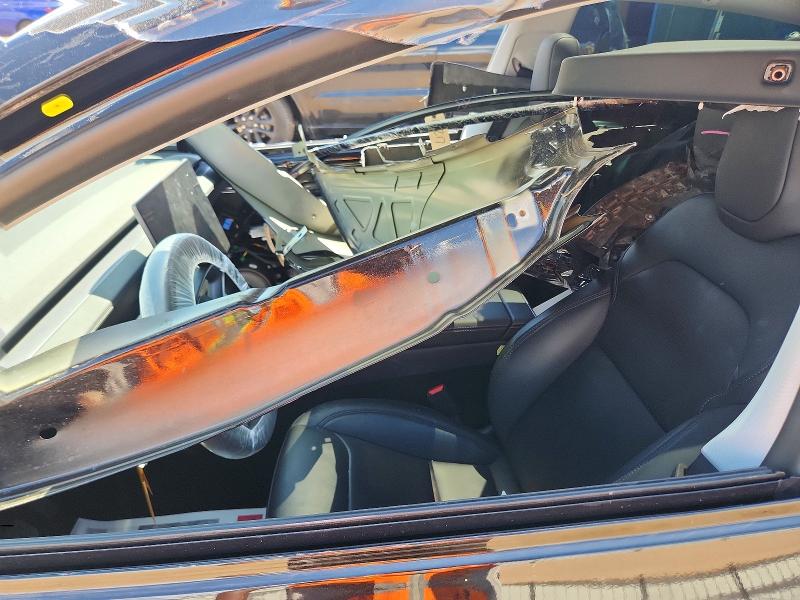 2026 Tesla Model y VIN 7SAYGDEE1TF413984 COPART salvage auction — ALL OVER, CO - SALVAGE TITLE, sold $14,800 on 2026-07-29 (photo 8)