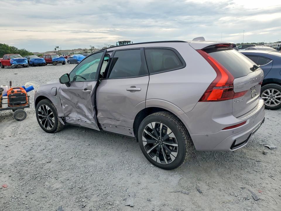 2026 Volvo Xc60 VIN YV4H60RC2T1440733 COPART salvage auction — SIDE, Fl - Cert Of Title Slvg Rebuildable, sold $20,000 on 2026-07-24 (photo 2)