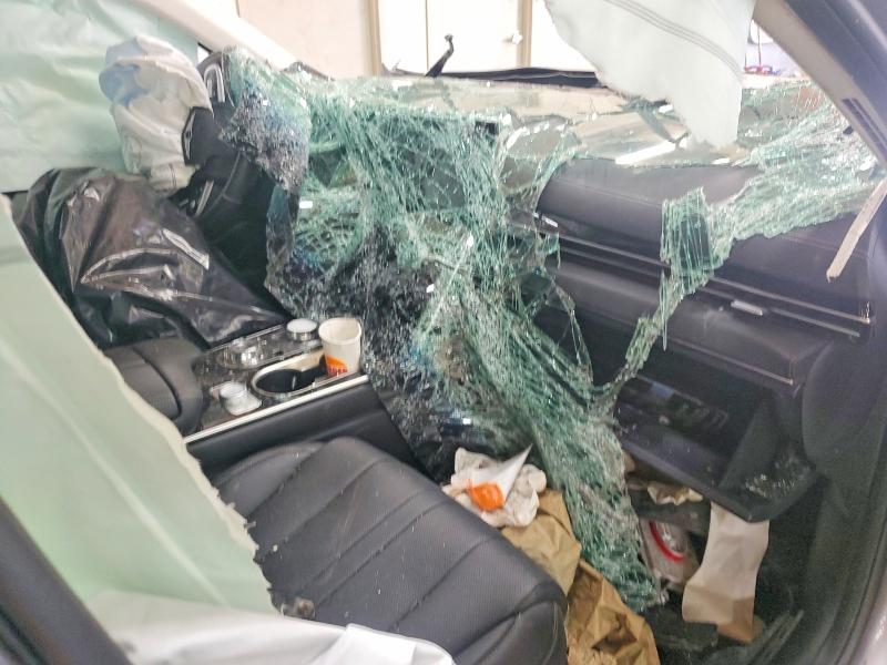 2025 Genesis VIN KMUHFESB2SU240186 COPART salvage auction — ROLLOVER, Az - Dealer Only Salvage Title, sold $6,500 on 2026-07-29 (photo 8)