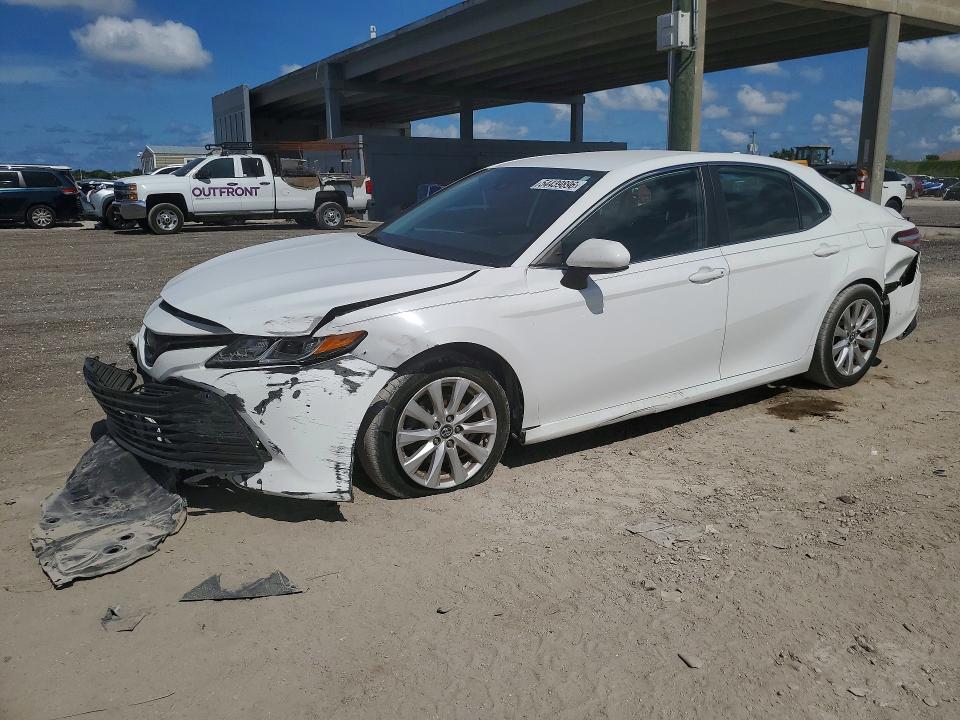 2019 Toyota Camry VIN 4T1B11HK2KU225402 COPART salvage auction — FRONT END, FL - CERT OF TITLE SLVG REBUILDABLE, sold $5,500 on 2026-07-02 (photo 1)