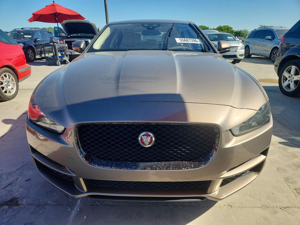 2017 Jaguar Xe VIN SAJAJ4BVXHA973363 COPART salvage auction — NORMAL WEAR, Ok - Certificate Of Title, sold $1,600 on 2026-07-02 (photo 5)