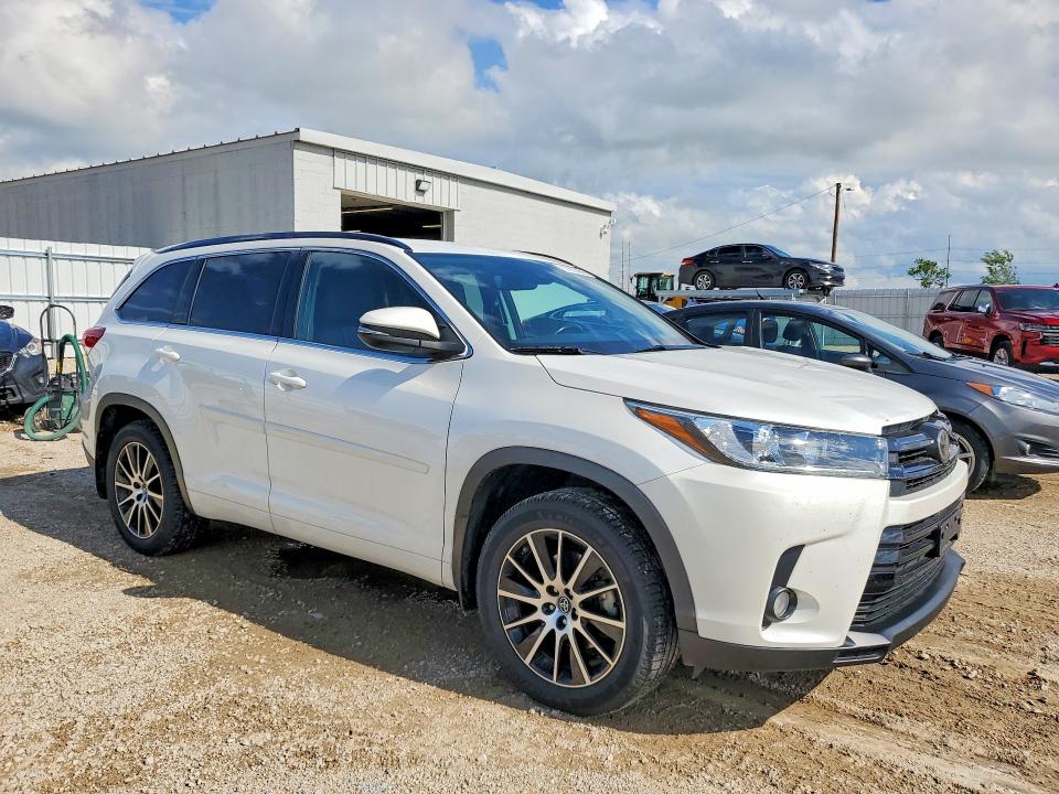 2018 Toyota VIN 5TDJZRFH2JS813592 COPART salvage auction — HAIL, Ia - Cert Of Title-Salvage Title, sold $10,200 on 2026-07-22 (photo 4)