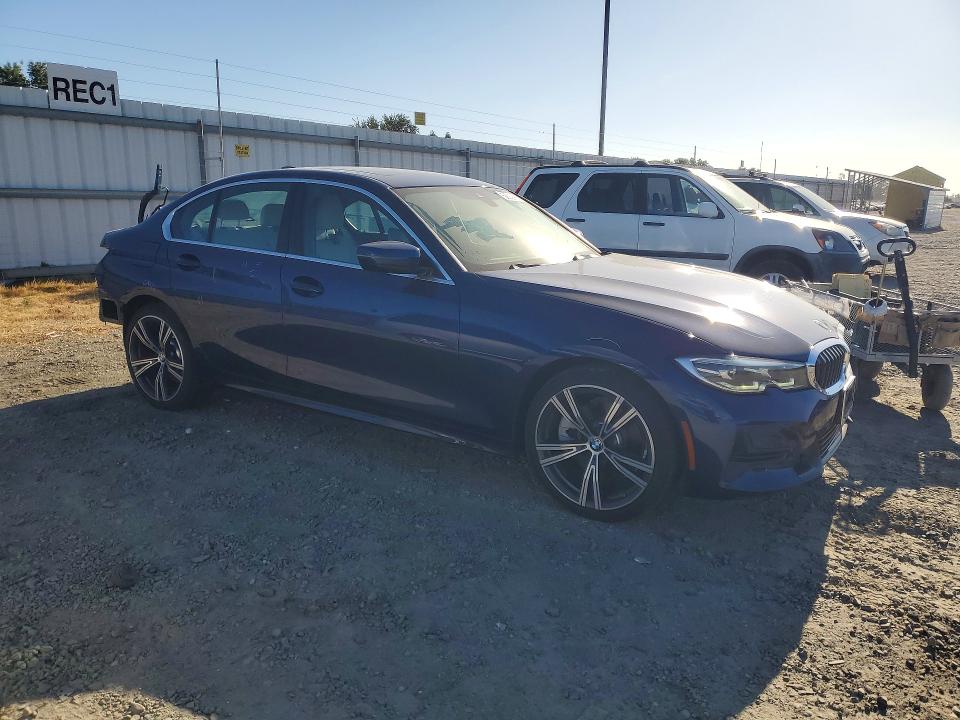 2020 BMW 3er VIN 3MW5R1J09L8B39194 COPART salvage auction — REAR END, CA - SALVAGE CERTIFICATE, sold $8,100 on 2026-09-01 (photo 4)