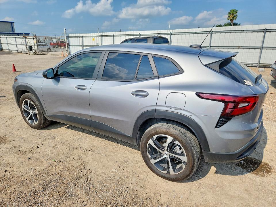 2025 Chevrolet Trax VIN KL77LGEP4SC130561 COPART salvage auction — SIDE, Tx - Salvage Vehicle Title, sold $7,100 on 2026-07-15 (photo 2)