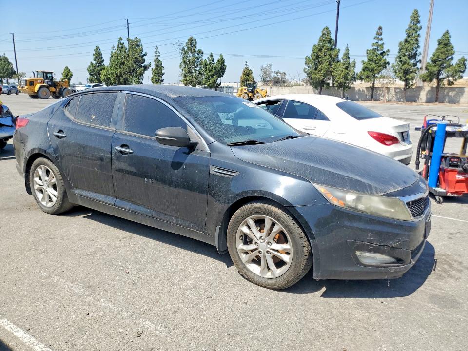 2012 Kia VIN 5XXGN4A71CG043445 COPART salvage auction — MINOR DENT/SCRATCHES, Ca - Dis/Dlr/Exp Only Clean Title, sold $375 on 2026-07-02 (photo 4)