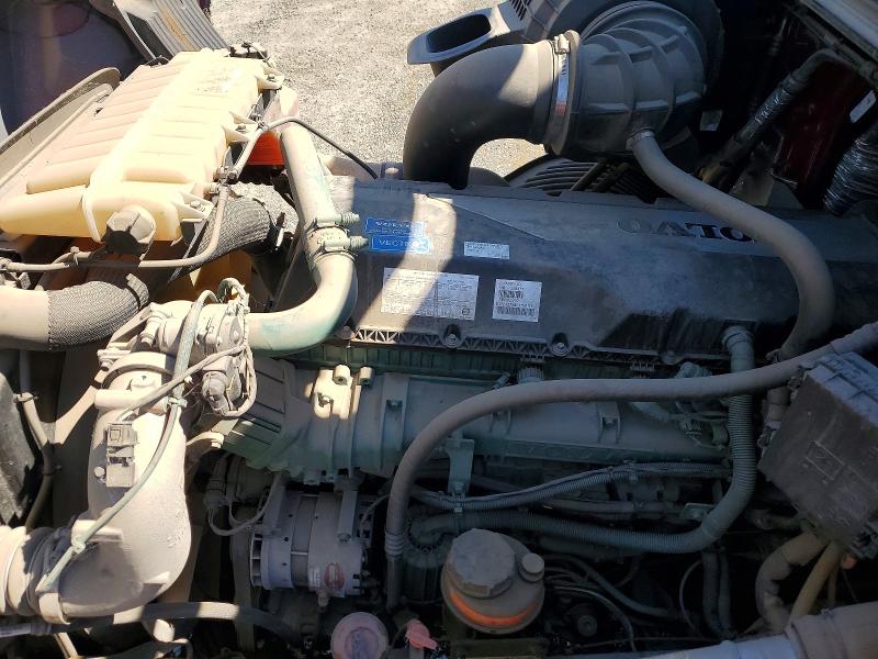 2023 Volvo VIN 4V4NC9EH5PN338477 COPART salvage auction — SIDE, Az - Dis/Dlr/Exp Only Clean Title (P), sold $7,800 on 2026-07-28 (photo 7)