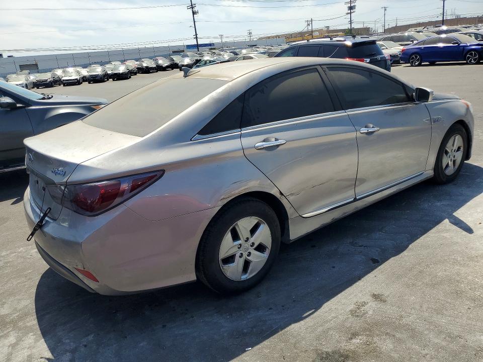 2011 Hyundai Sonata hybrid VIN KMHEC4A41BA006131 COPART salvage auction — SIDE, CA - DIS/DLR/EXP ONLY CLEAN TITLE (P), sold $250 on 2026-07-15 (photo 3)