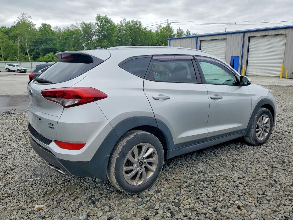 2016 Hyundai VIN KM8J3CA28GU044937 COPART salvage auction — MINOR DENT/SCRATCHES, Salvage Title, sold $4,800 on 2026-07-08 (photo 3)