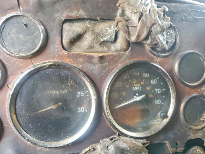 2006 Peterbilt 379 VIN 1XP5DU9X36D893461 COPART salvage auction — INTERIOR BURN, IA - CERT OF TITLE-SALVAGE TITLE, sold $1,400 on 2026-07-10 (photo 8)